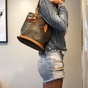 Auth Louis Vuitton vintage Bucket!!